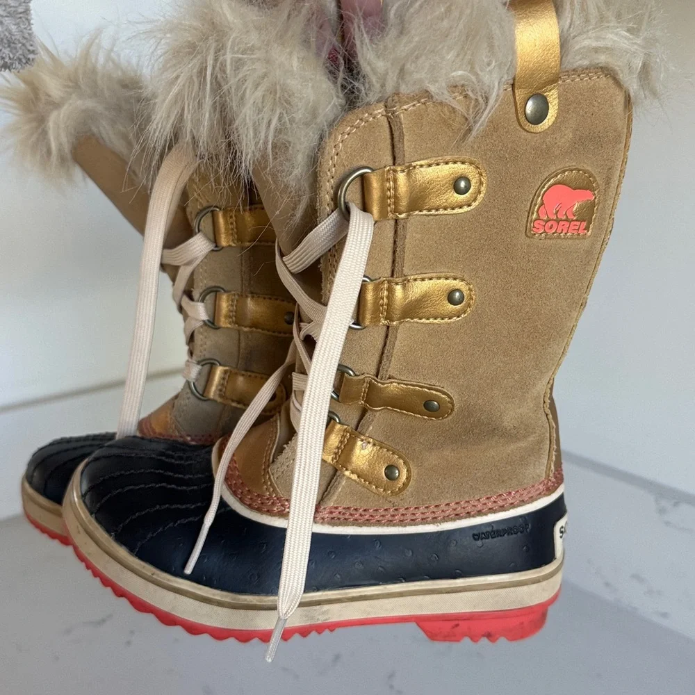 Sorel Joan of Arc Girls Snow Boots Kids Size 1 Gold and Pink Color